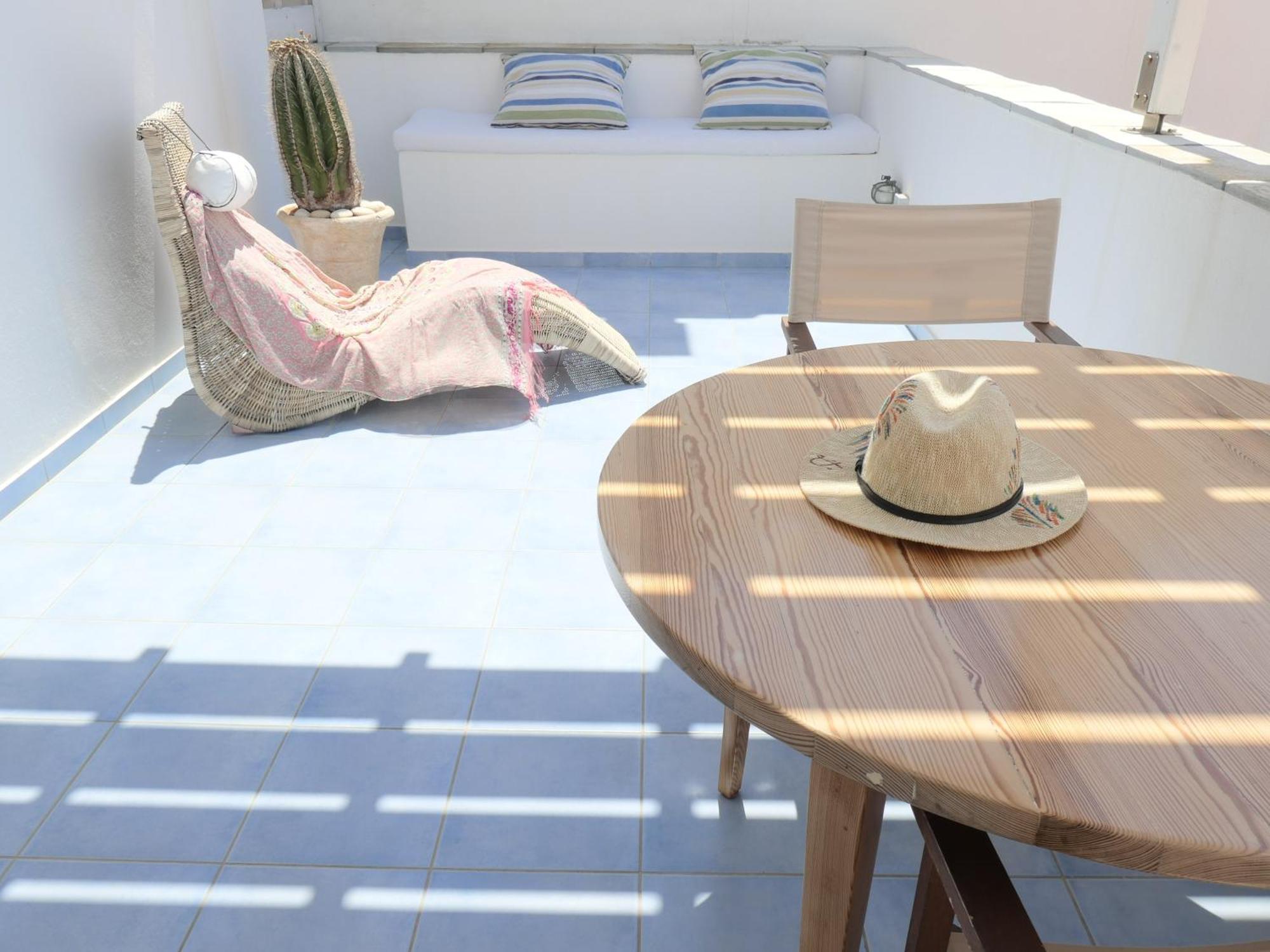 Inaxos Studios, Viewing Apollo Temple. Naxos City Zewnętrze zdjęcie